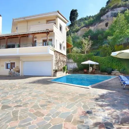 Luxury With Stunning Seaviews And Pool