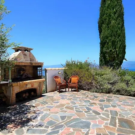 Villa Luxury With Stunning Seaviews And Pool *