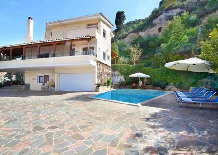 Luxury With Stunning Seaviews And Pool