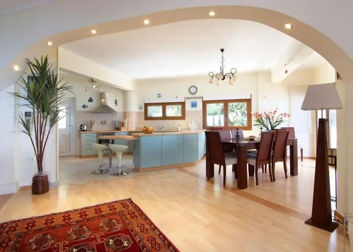 Luxury With Stunning Seaviews And Pool